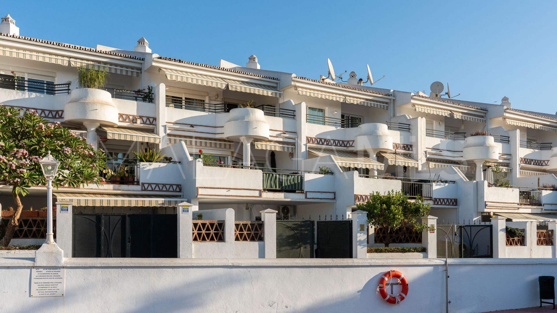 For sale 5 bedrooms town house in Benalmadena Costa