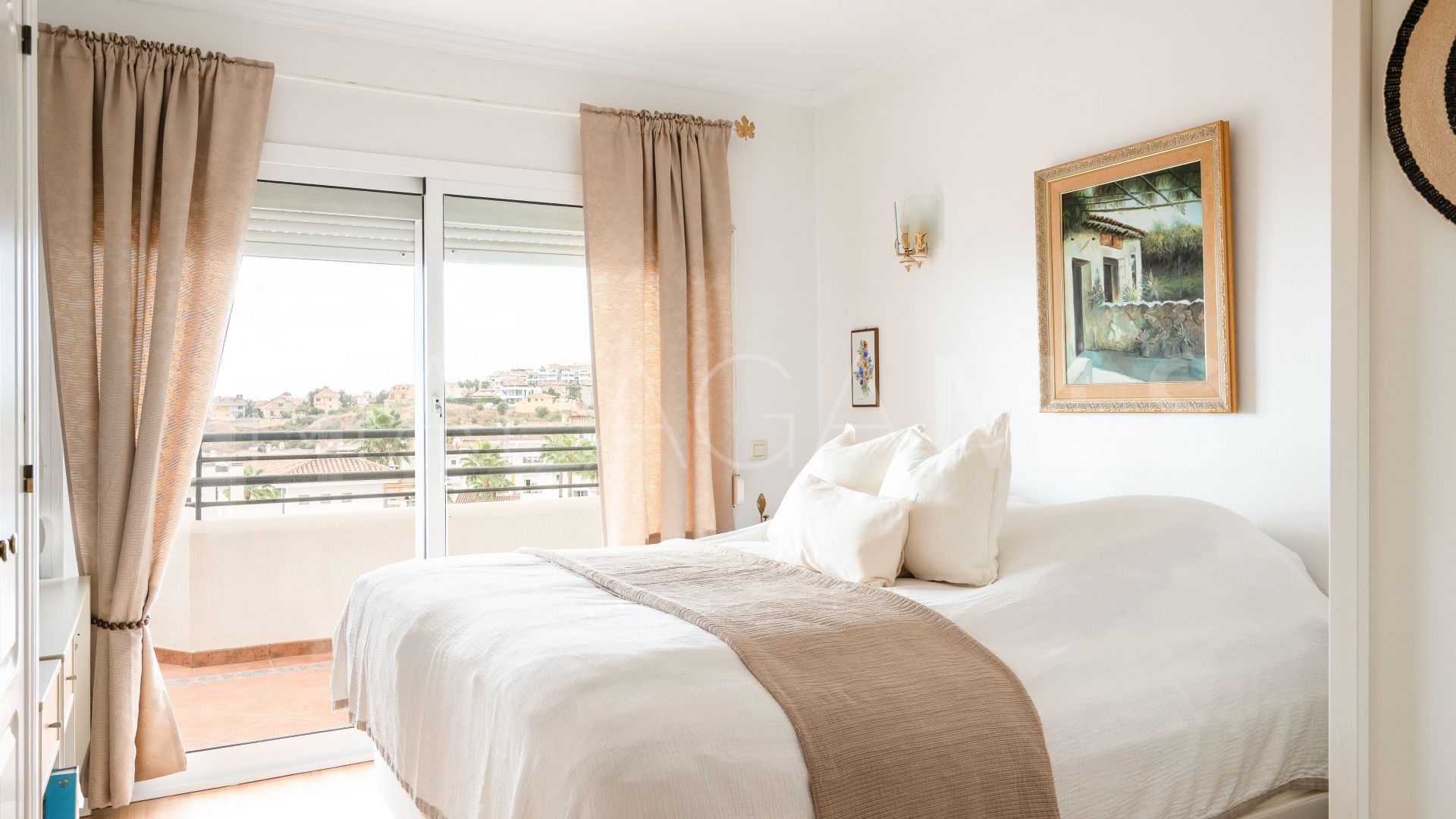 For sale 5 bedrooms town house in Benalmadena Costa