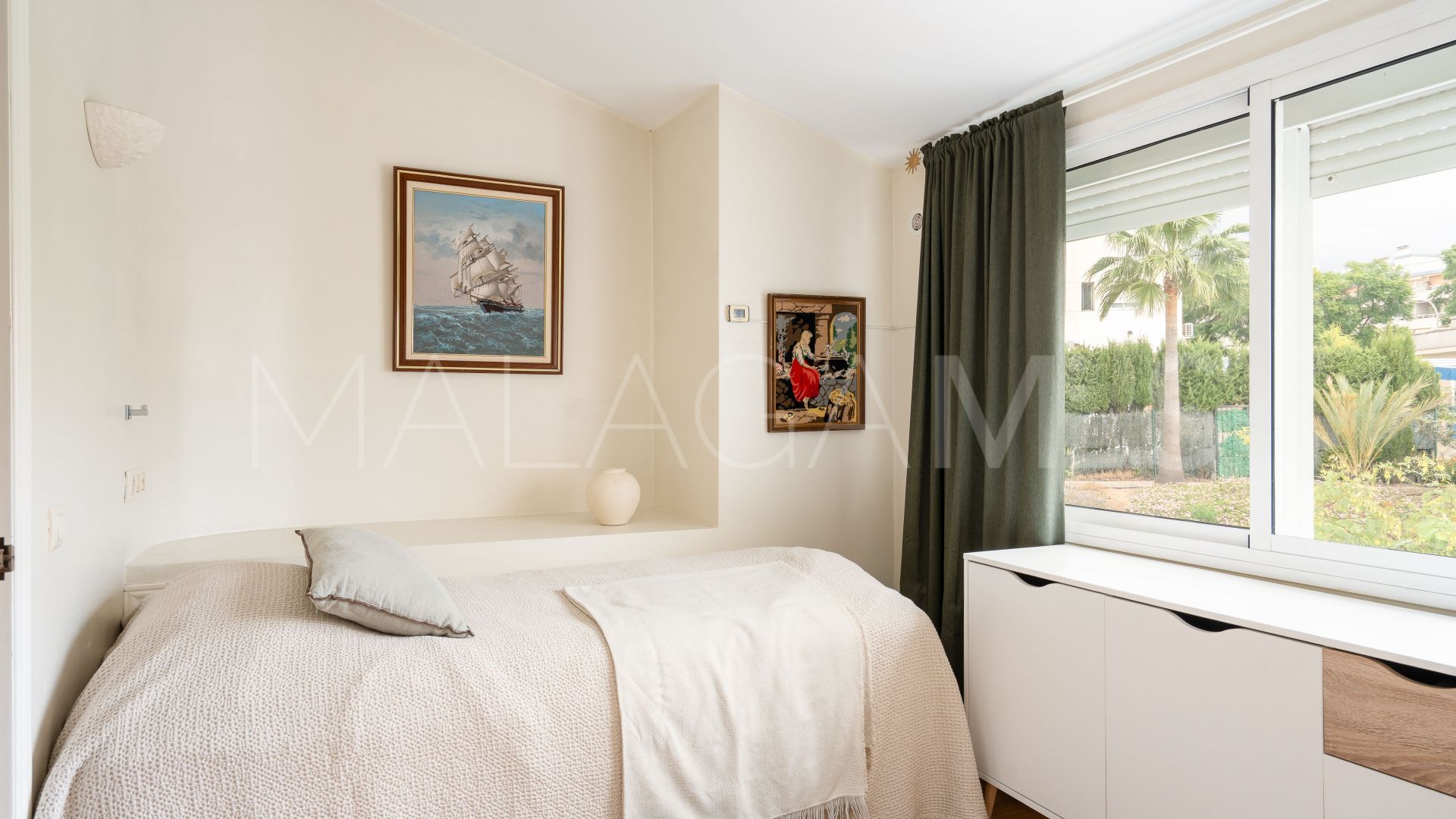 For sale 5 bedrooms town house in Benalmadena Costa