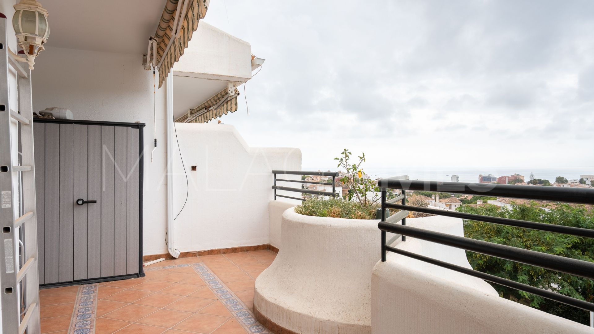 For sale 5 bedrooms town house in Benalmadena Costa