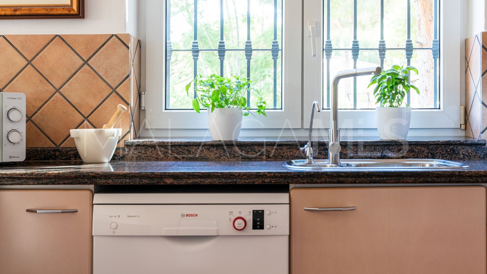 Pinos de Alhaurín, villa for sale