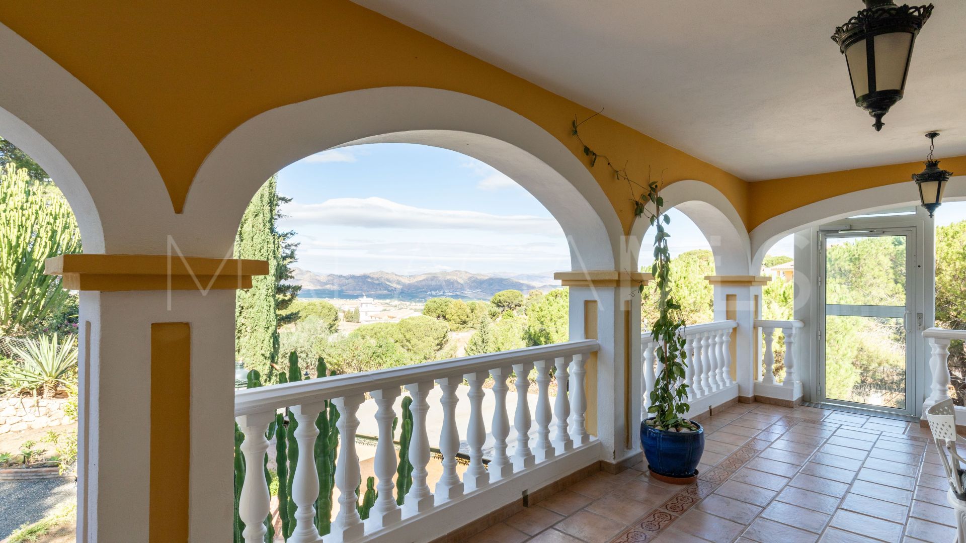 Pinos de Alhaurín, villa for sale