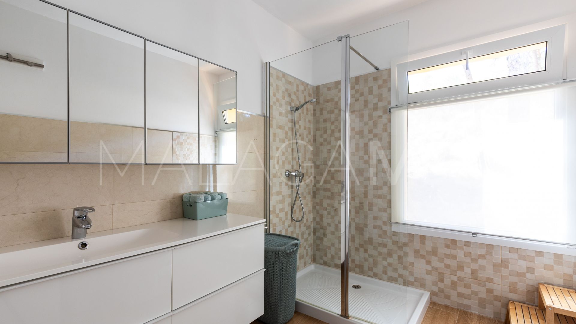 Pinos de Alhaurín, villa for sale