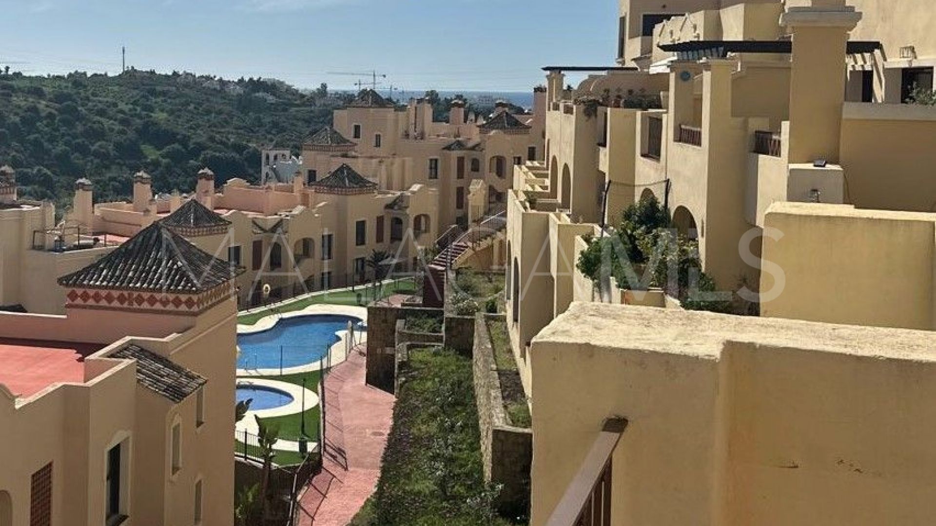 For sale penthouse in Estepona with 2 bedrooms