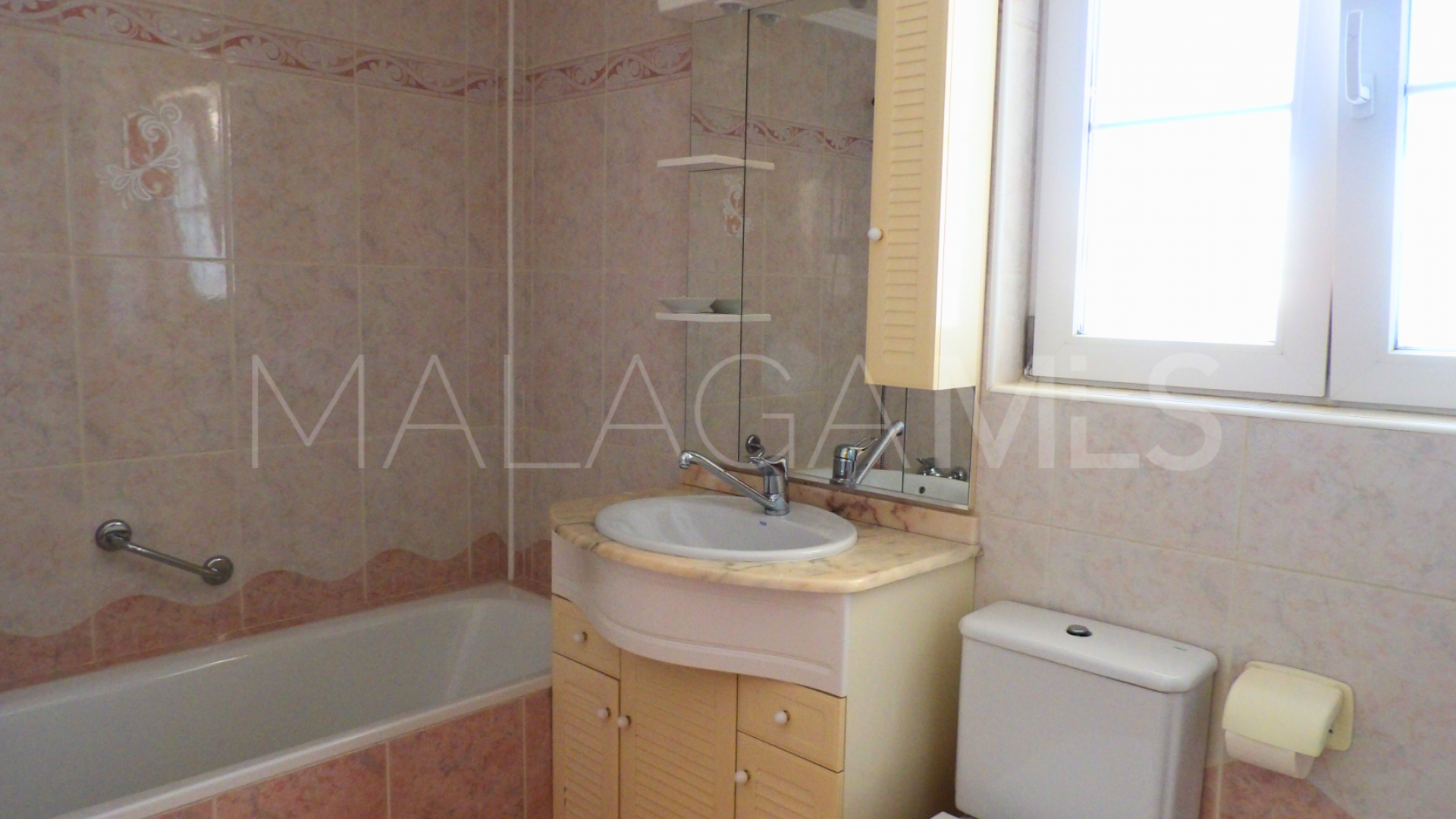 Villa for sale in Fuengirola