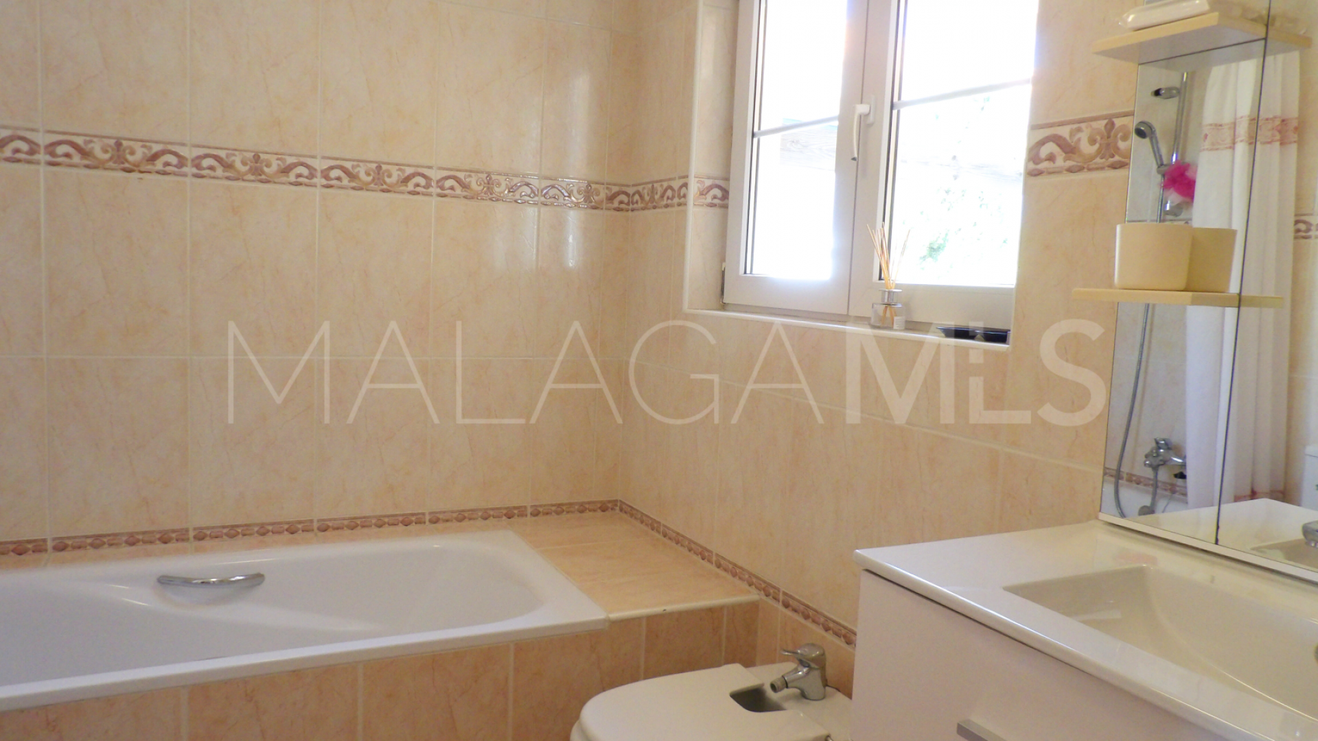 Villa for sale in Fuengirola