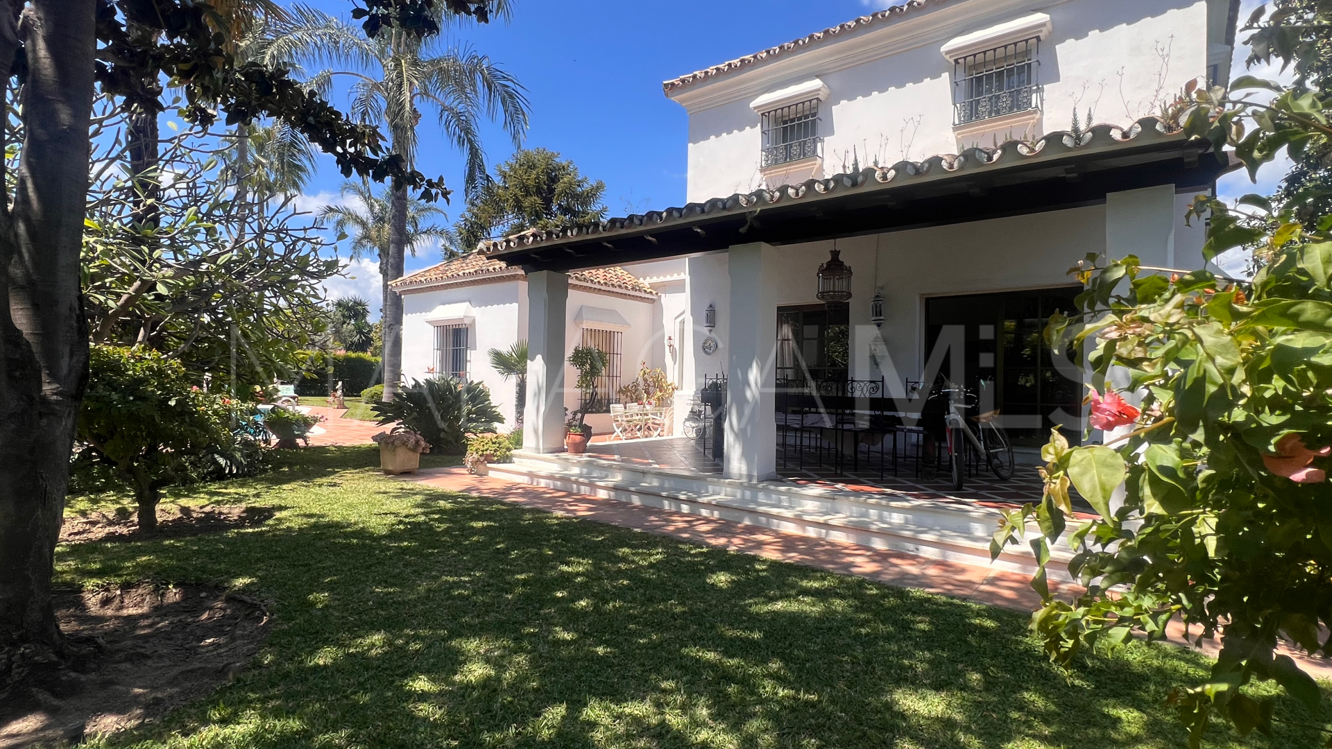 For sale villa with 5 bedrooms in Cortijo Blanco