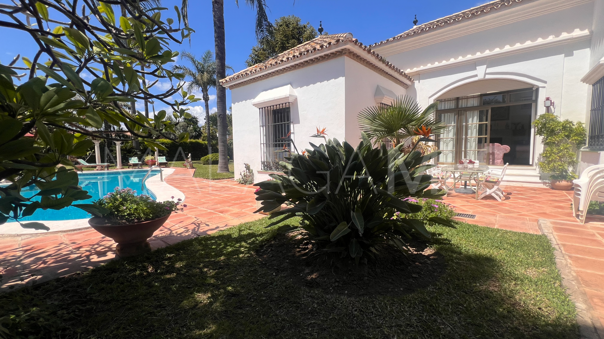 For sale villa with 5 bedrooms in Cortijo Blanco