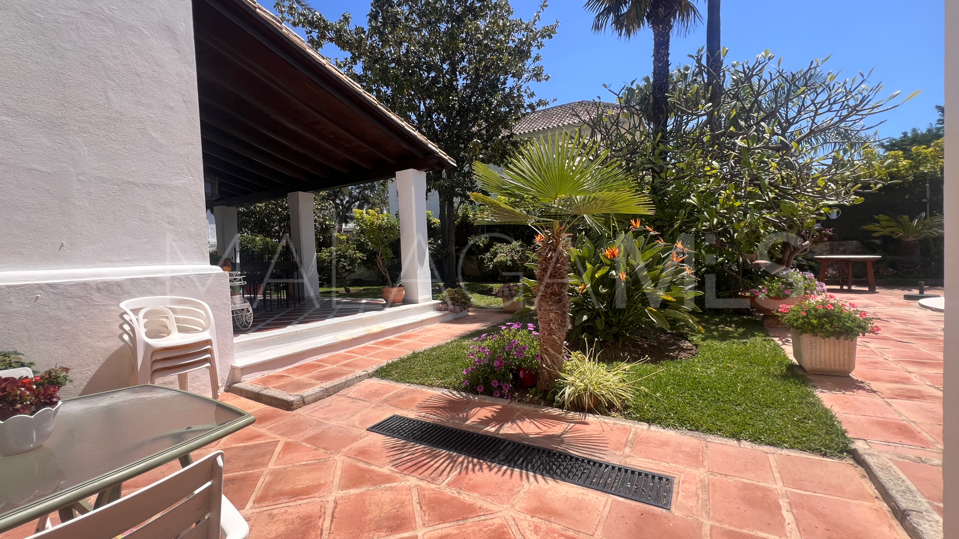 For sale villa with 5 bedrooms in Cortijo Blanco