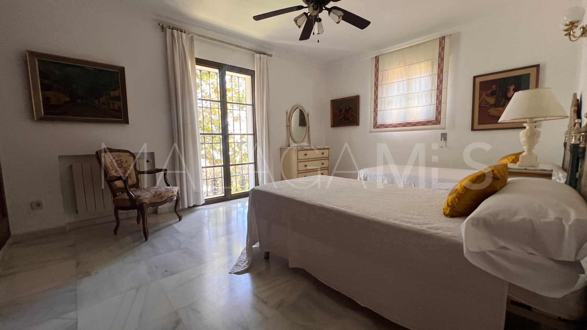 For sale villa with 5 bedrooms in Cortijo Blanco