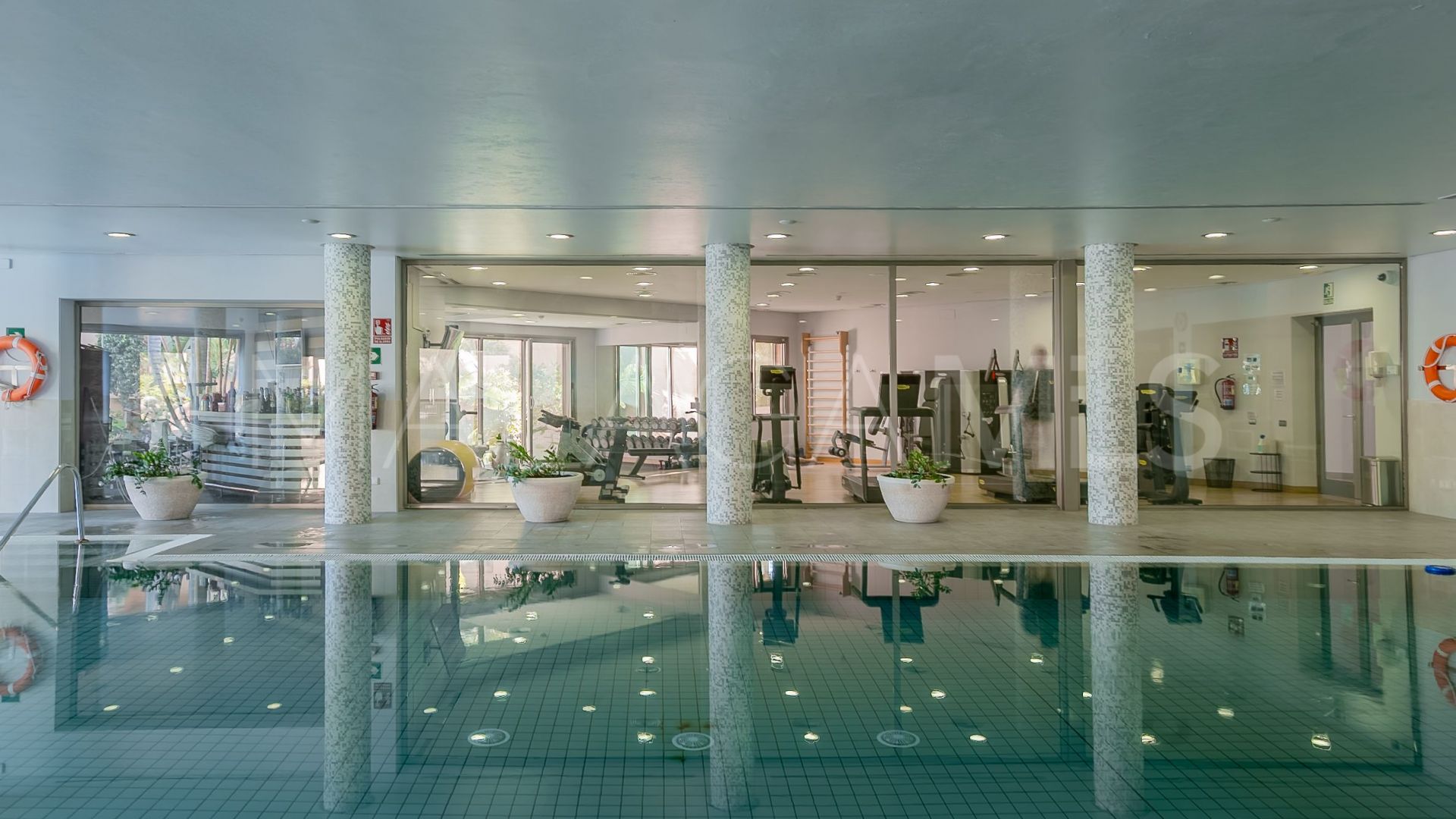 Takvåning for sale in Marbella Golden Mile