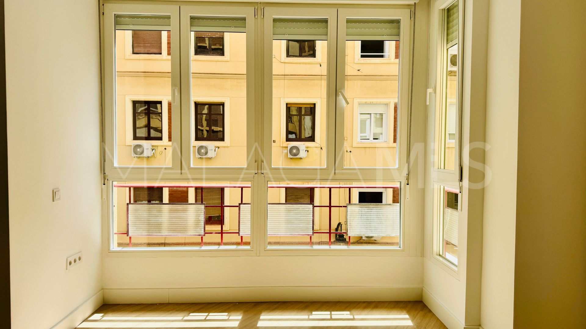 Buy apartamento de 3 bedrooms in Malaga