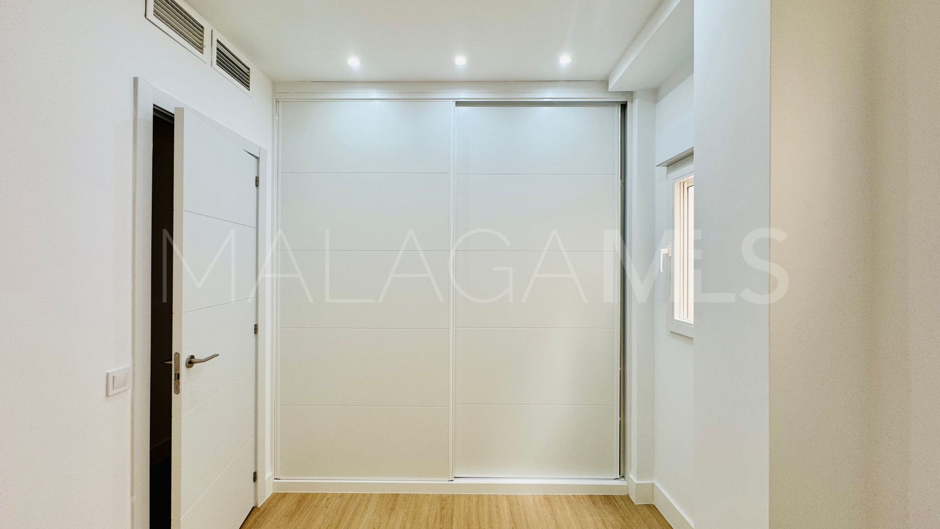 Buy apartamento de 3 bedrooms in Malaga