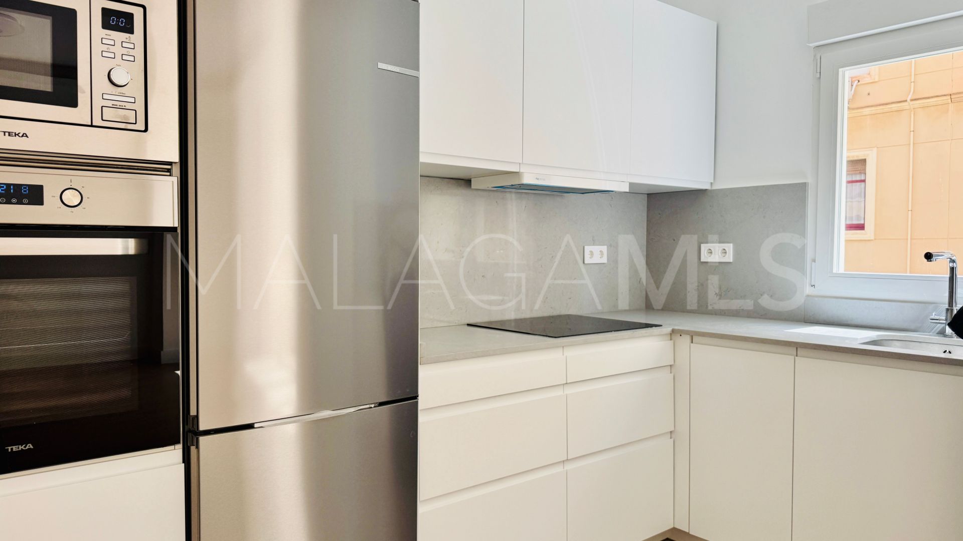 Buy apartamento de 3 bedrooms in Malaga