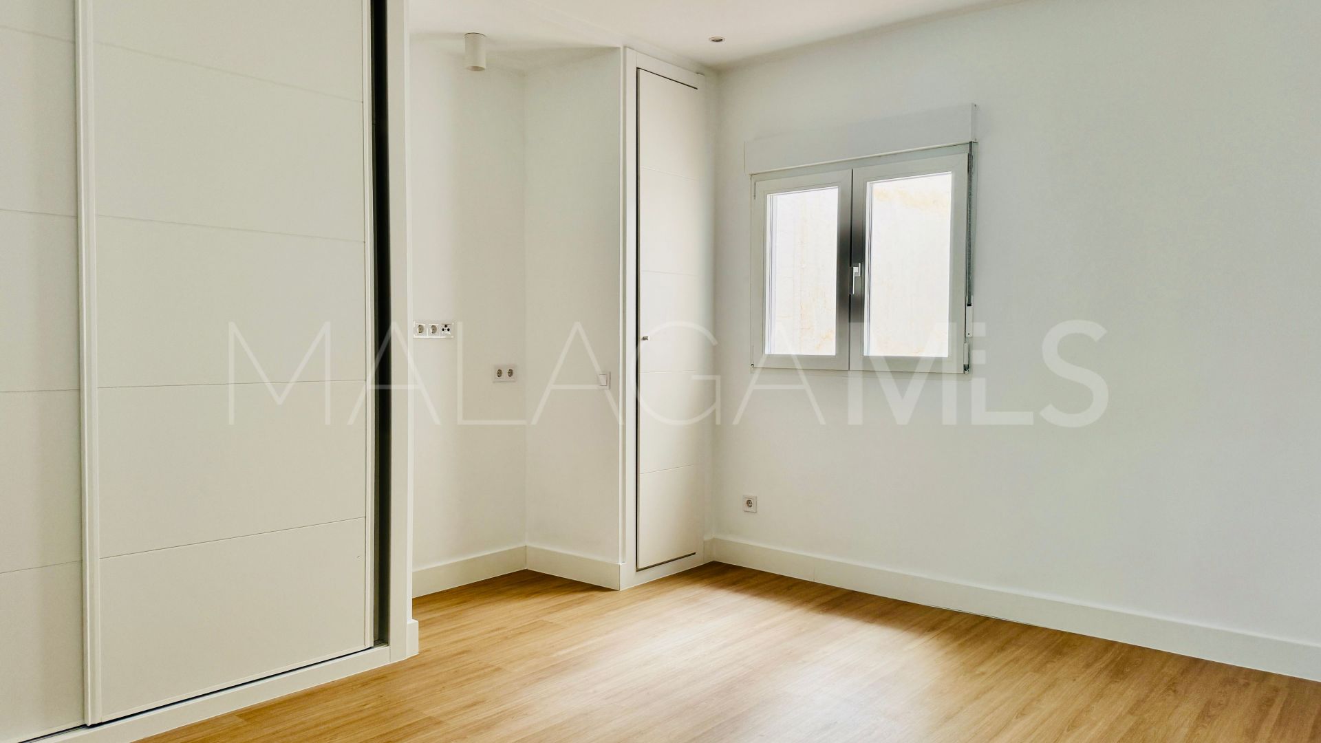 Buy apartamento de 3 bedrooms in Malaga