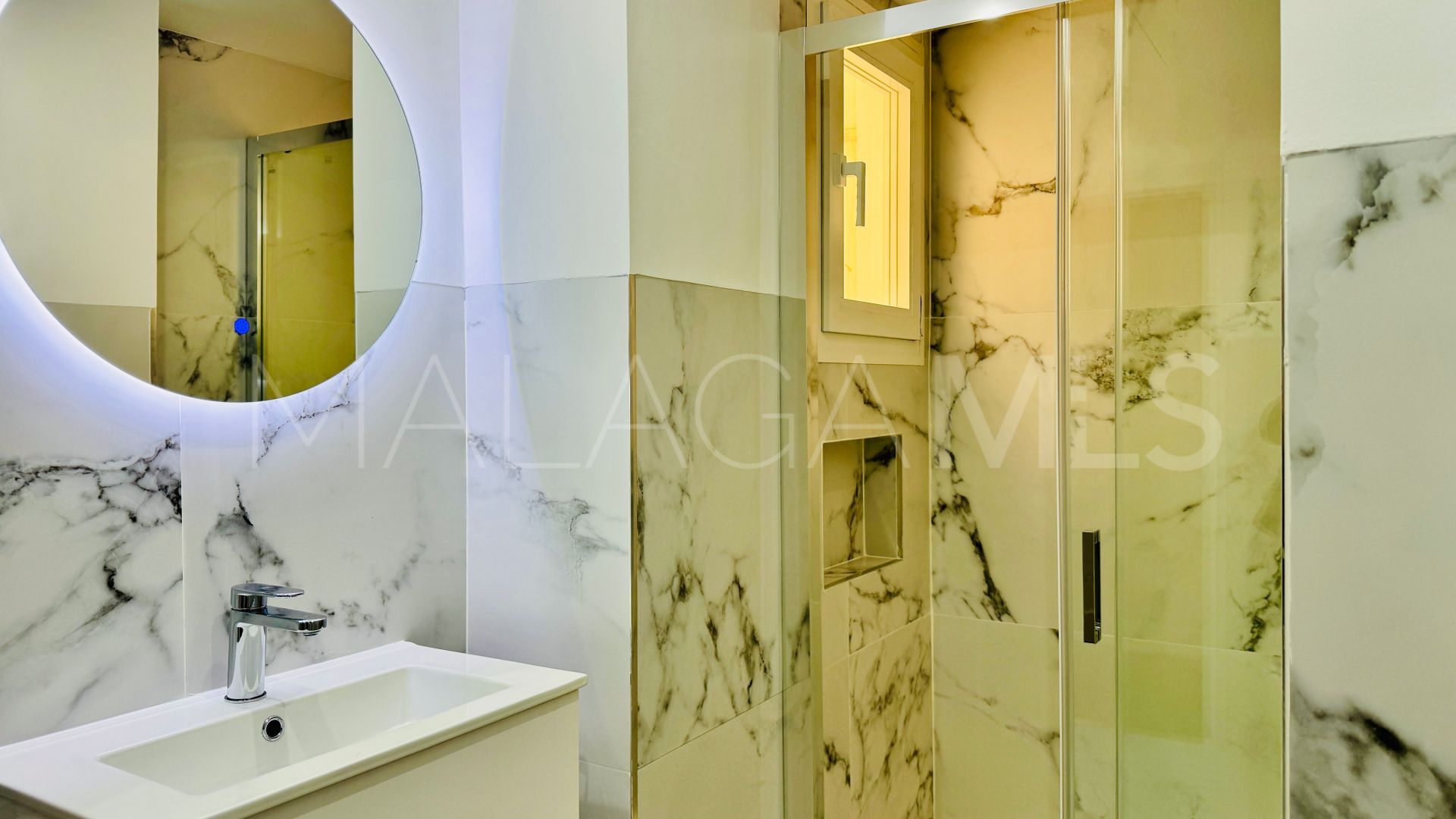 Buy apartamento de 3 bedrooms in Malaga