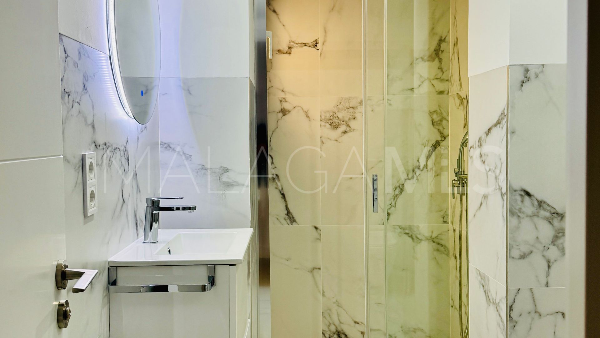 Buy apartamento de 3 bedrooms in Malaga