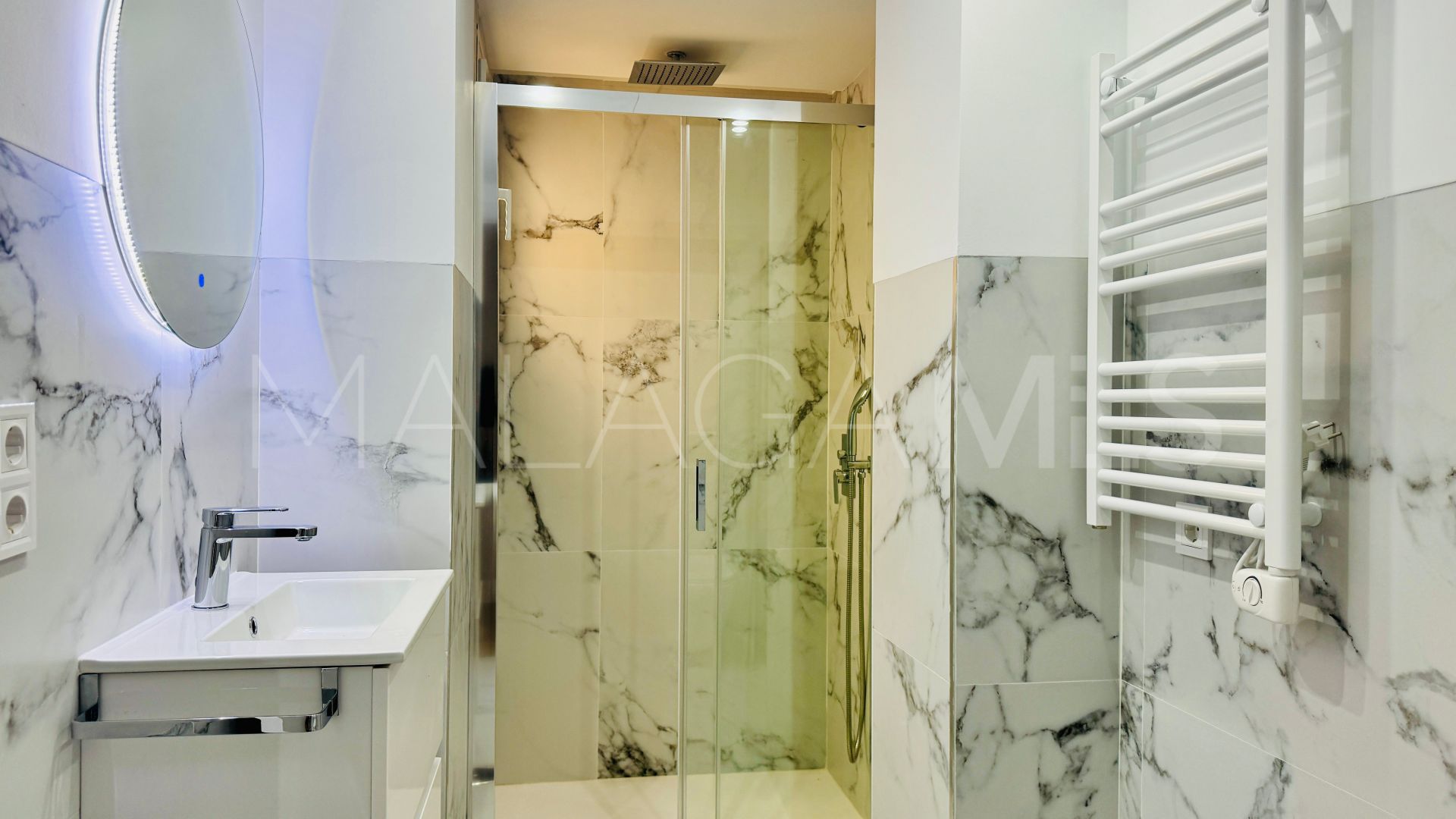 Buy apartamento de 3 bedrooms in Malaga