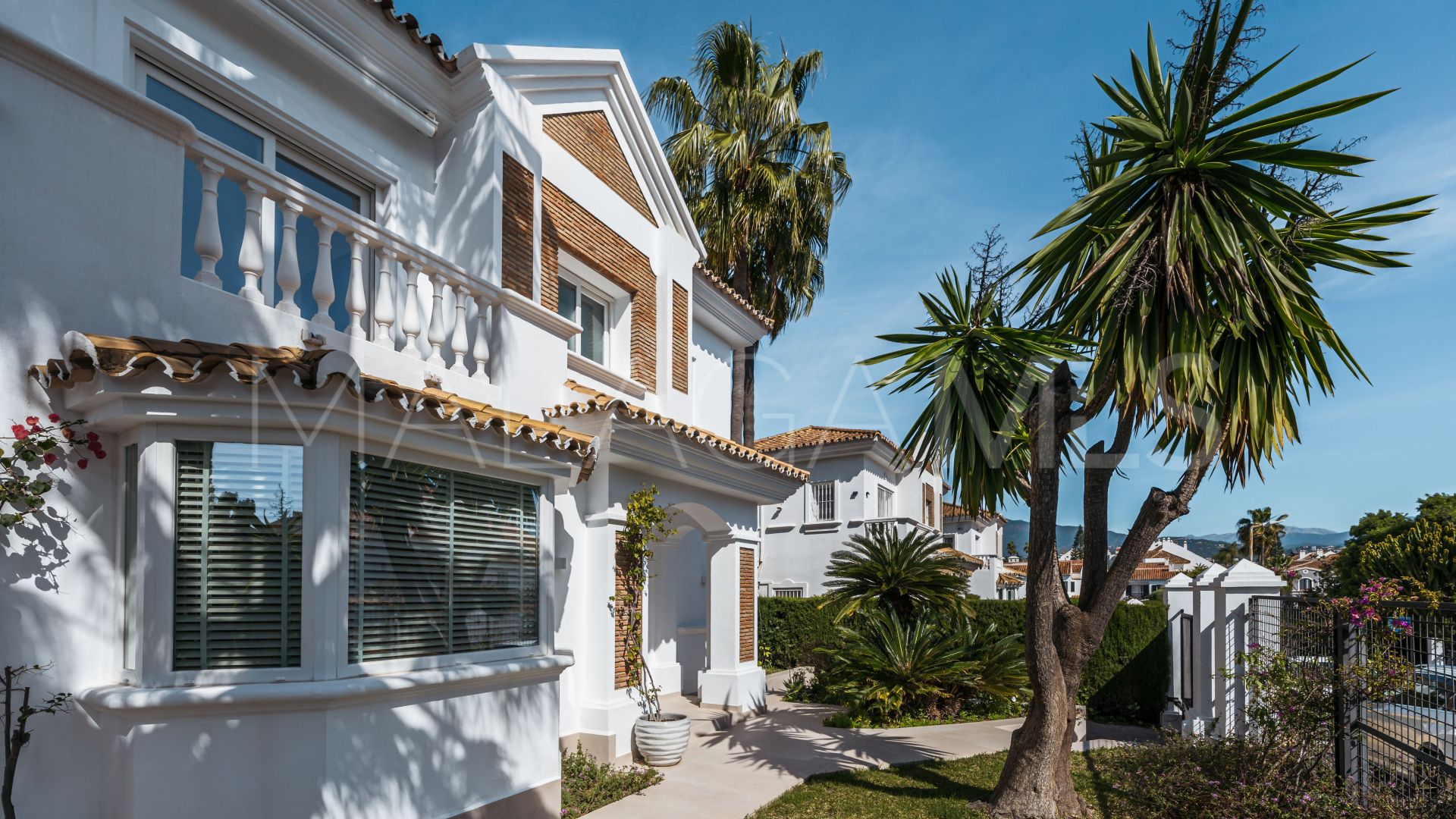 Villa for sale in Estepona