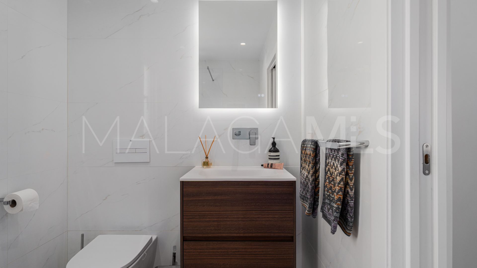 Villa for sale in Estepona