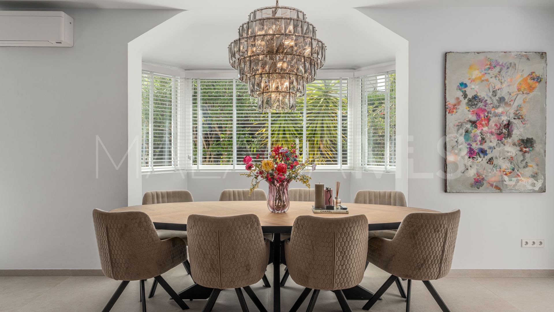 Villa for sale in Estepona