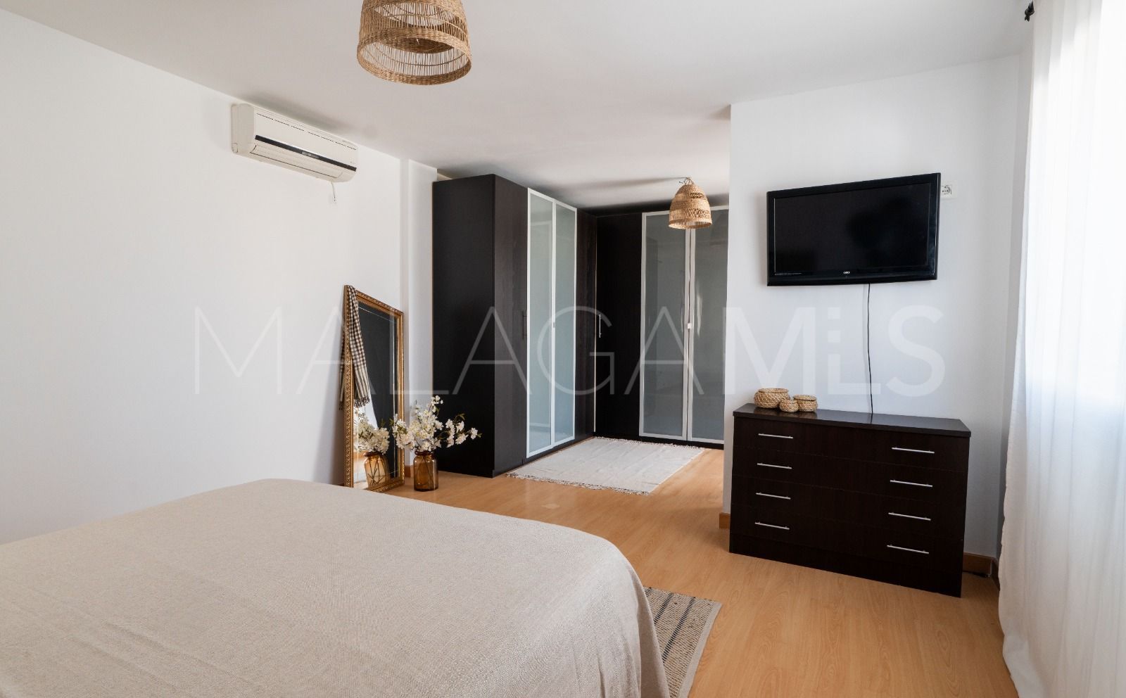 Villa for sale in Benalmadena