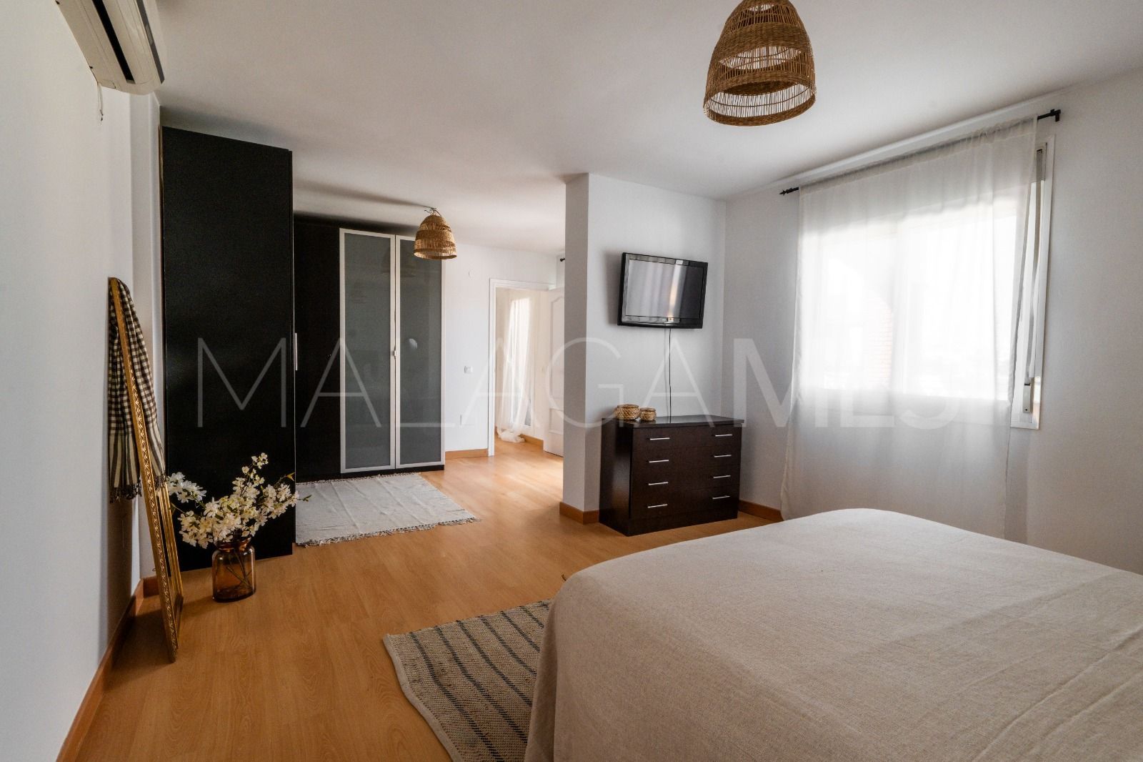Villa for sale in Benalmadena