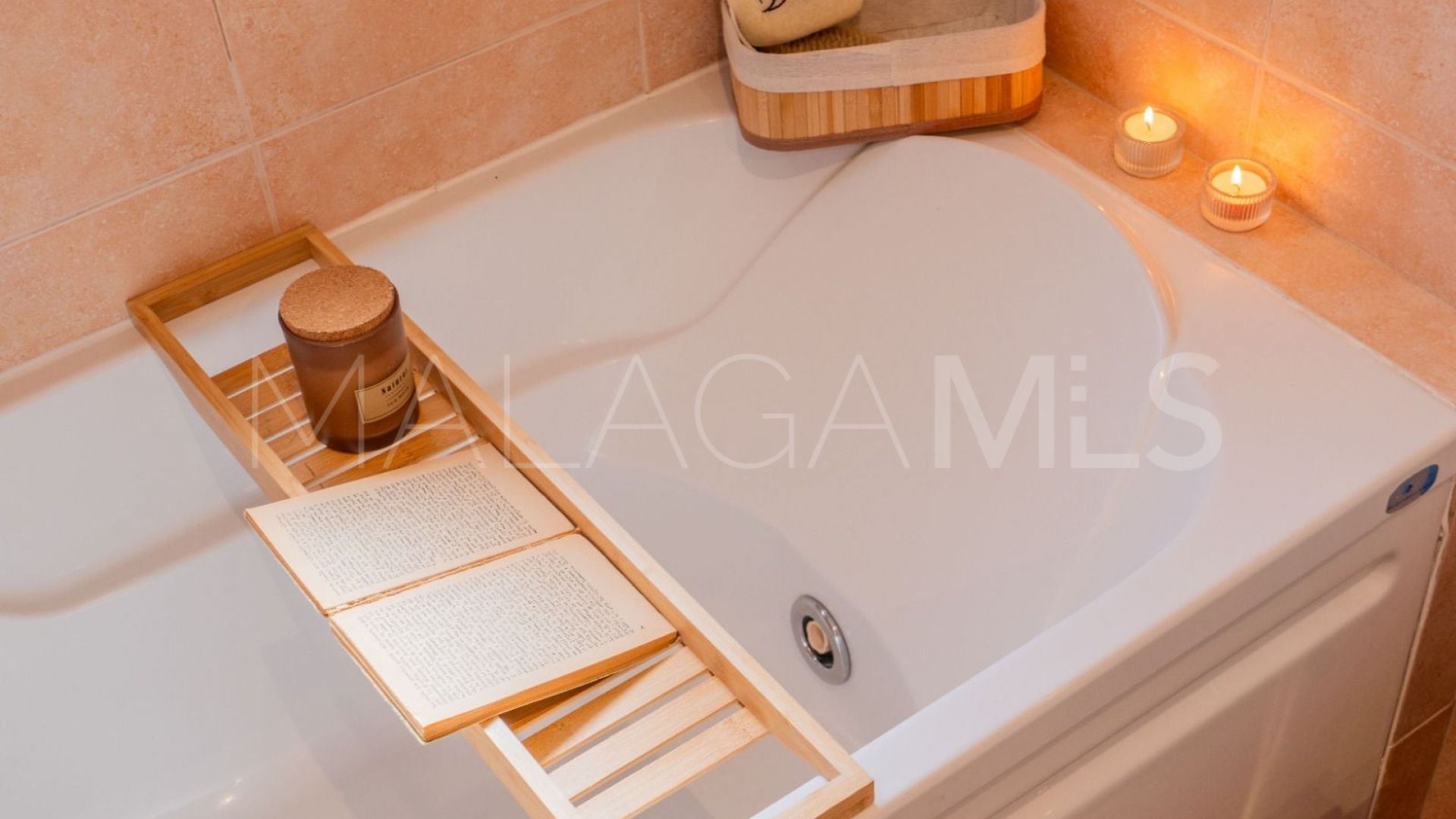 Villa for sale in Benalmadena