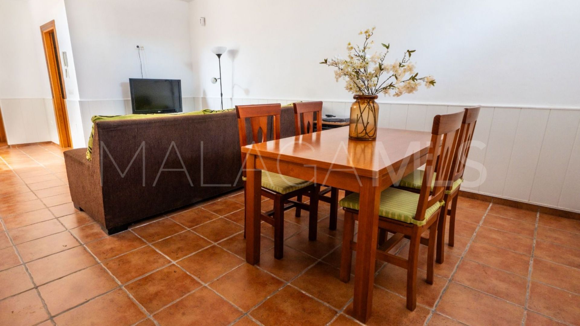 Villa for sale in Benalmadena