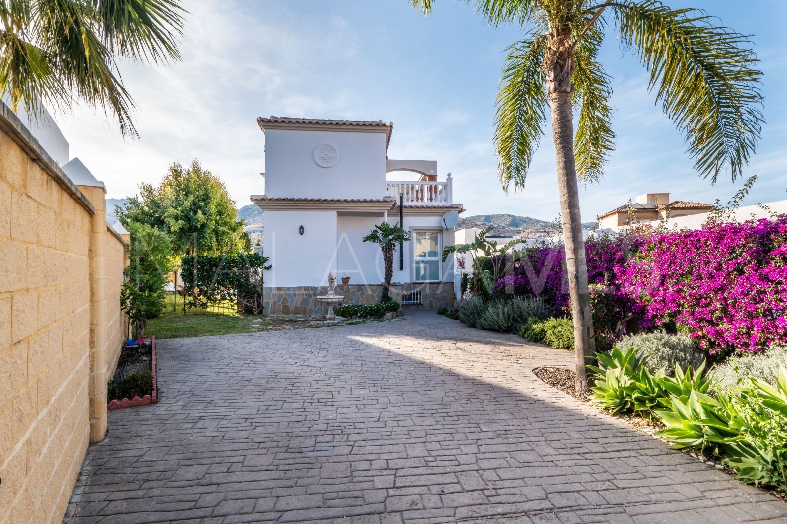 Villa for sale in Benalmadena