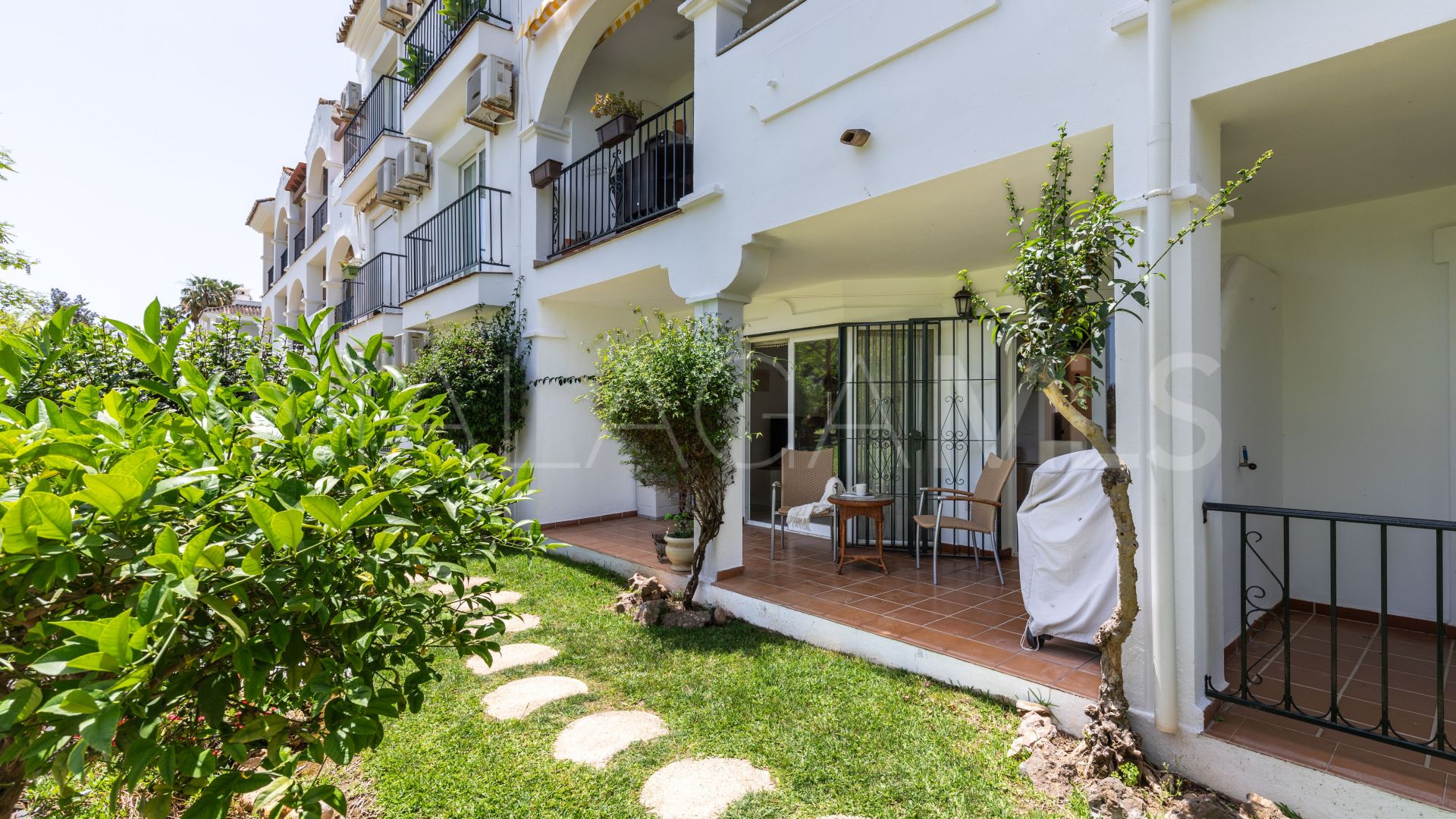 For sale 2 bedrooms ground floor apartment in Mijas Golf