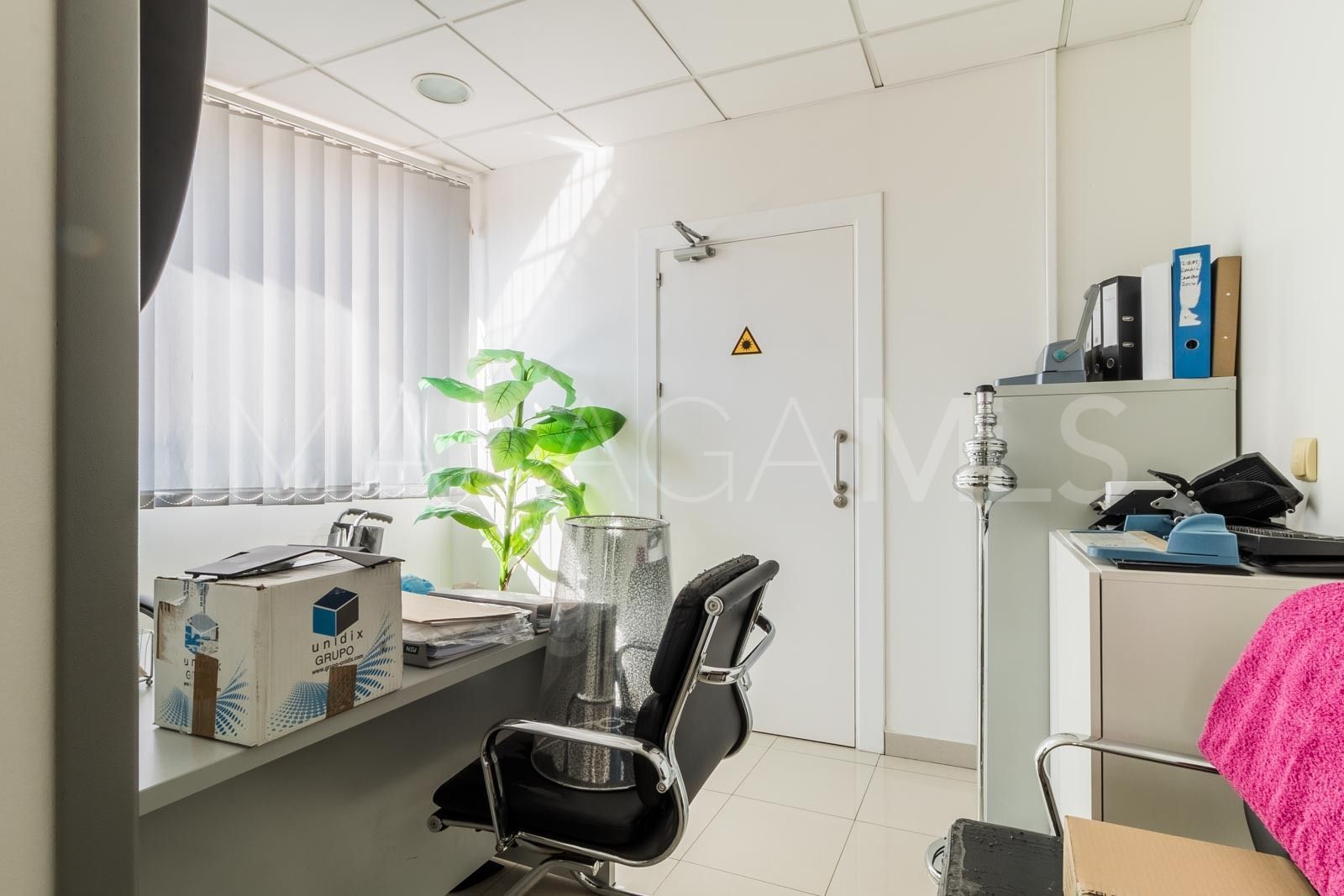 Buy 10 bedrooms commercial premises in Nueva Andalucia