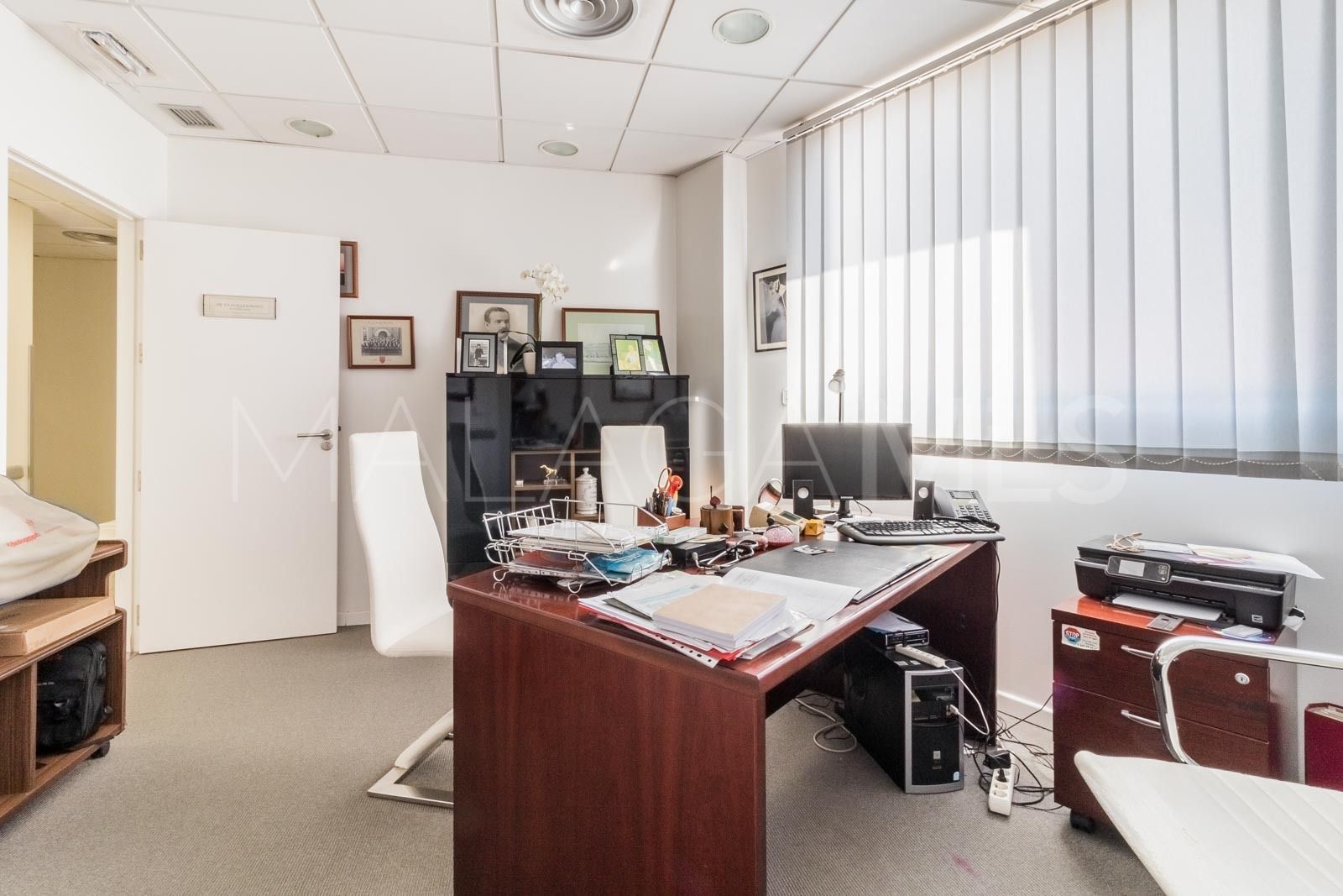 Buy 10 bedrooms commercial premises in Nueva Andalucia