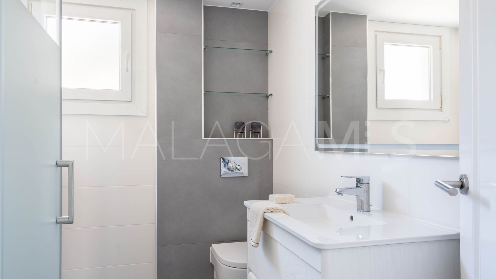 Penthouse for sale in Benalmadena Costa with 2 bedrooms