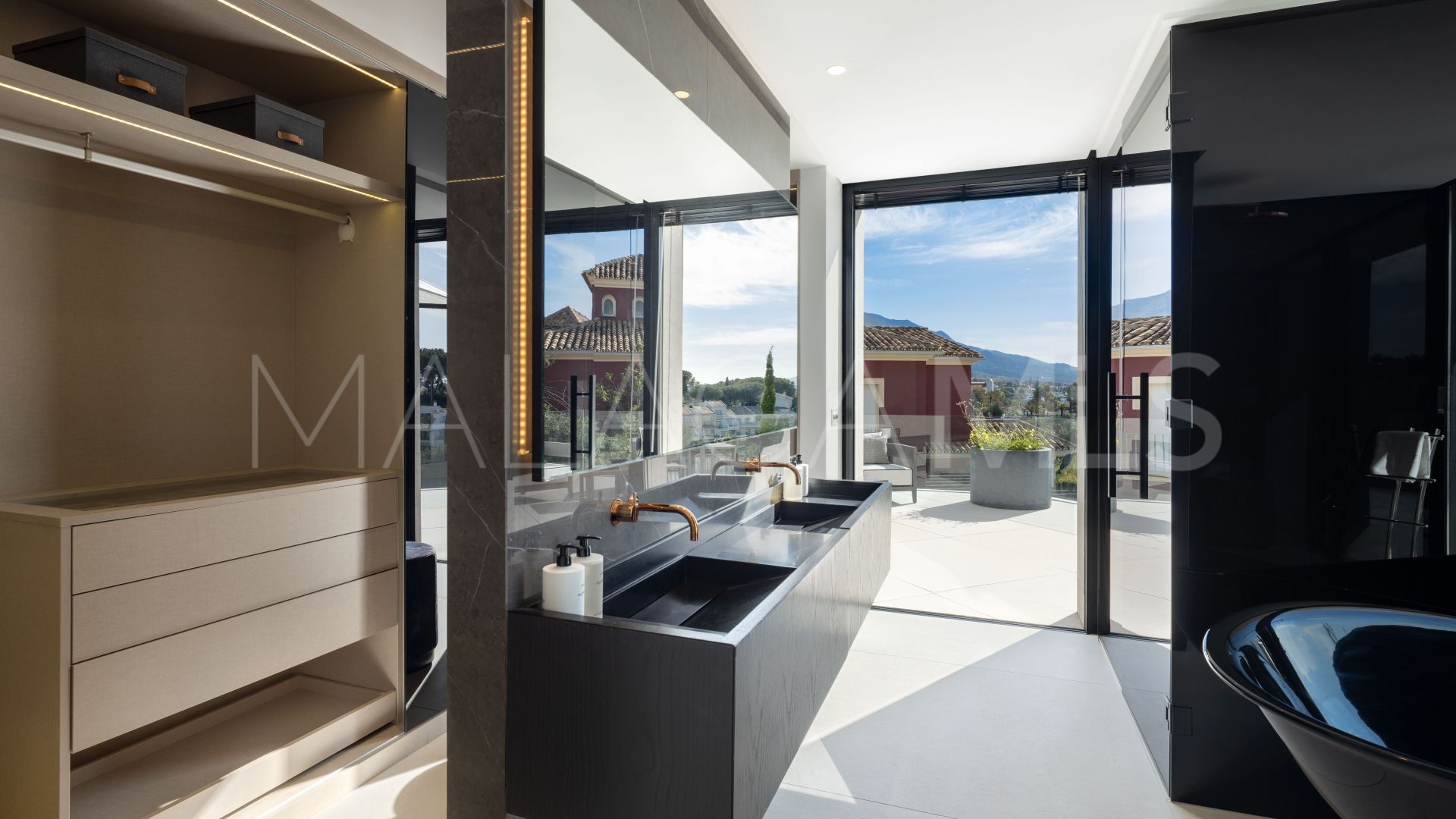 Villa for sale in El Herrojo