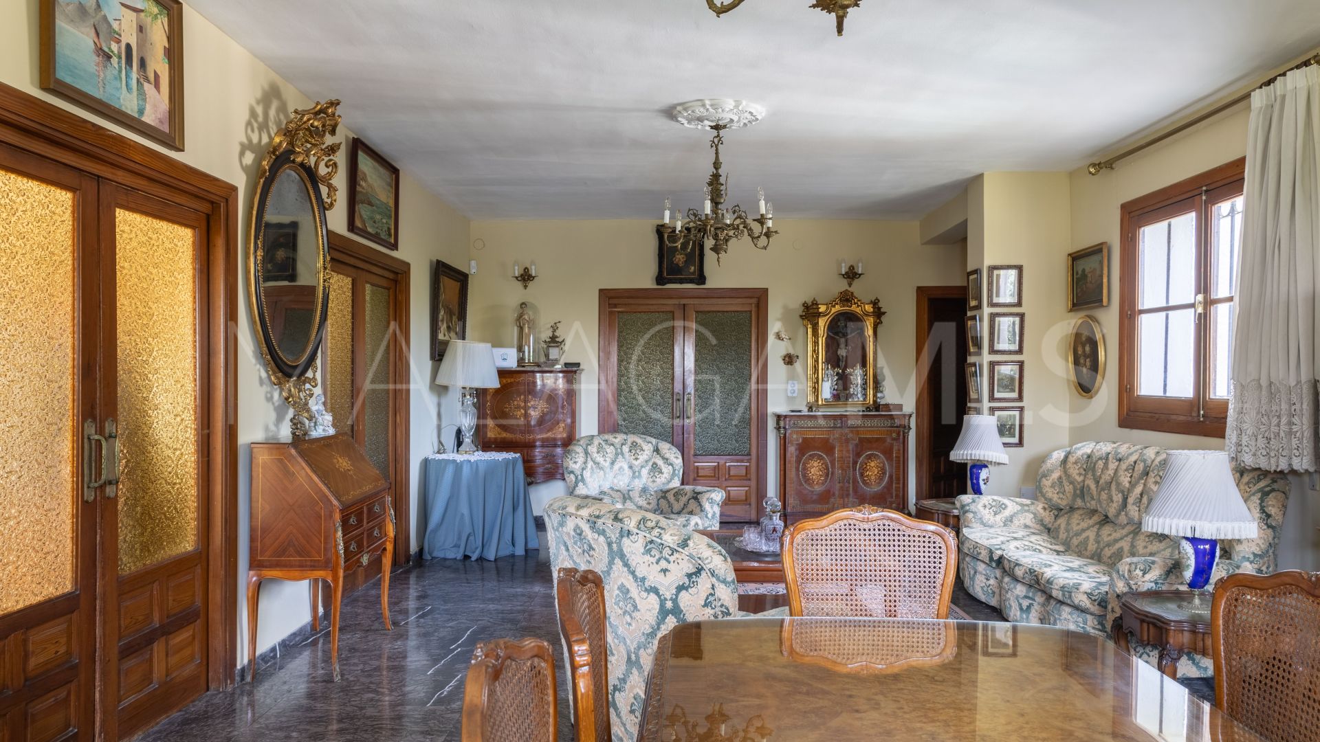 Hus i byn for sale in Miraflores del Palo