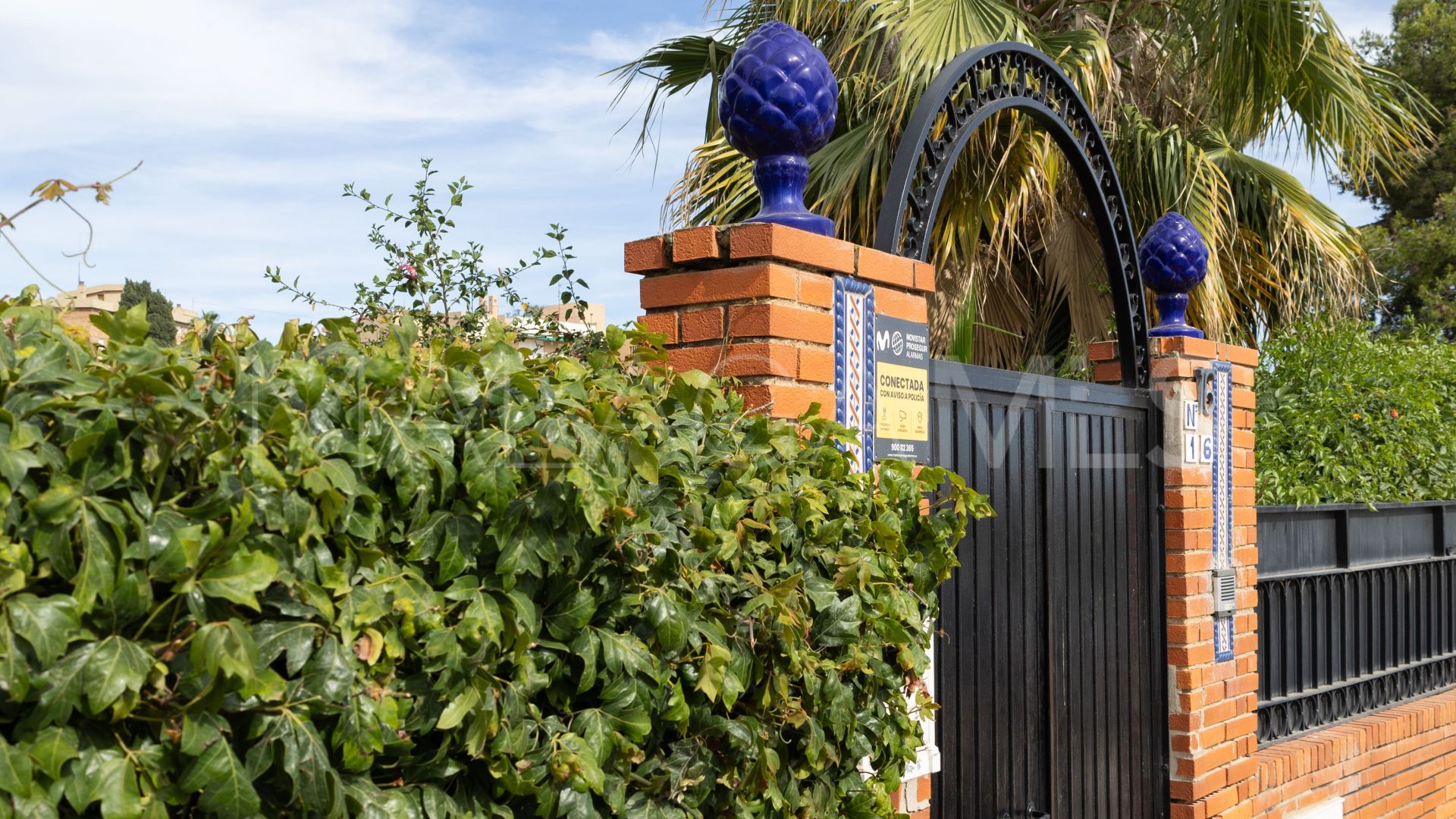 Hus i byn for sale in Miraflores del Palo