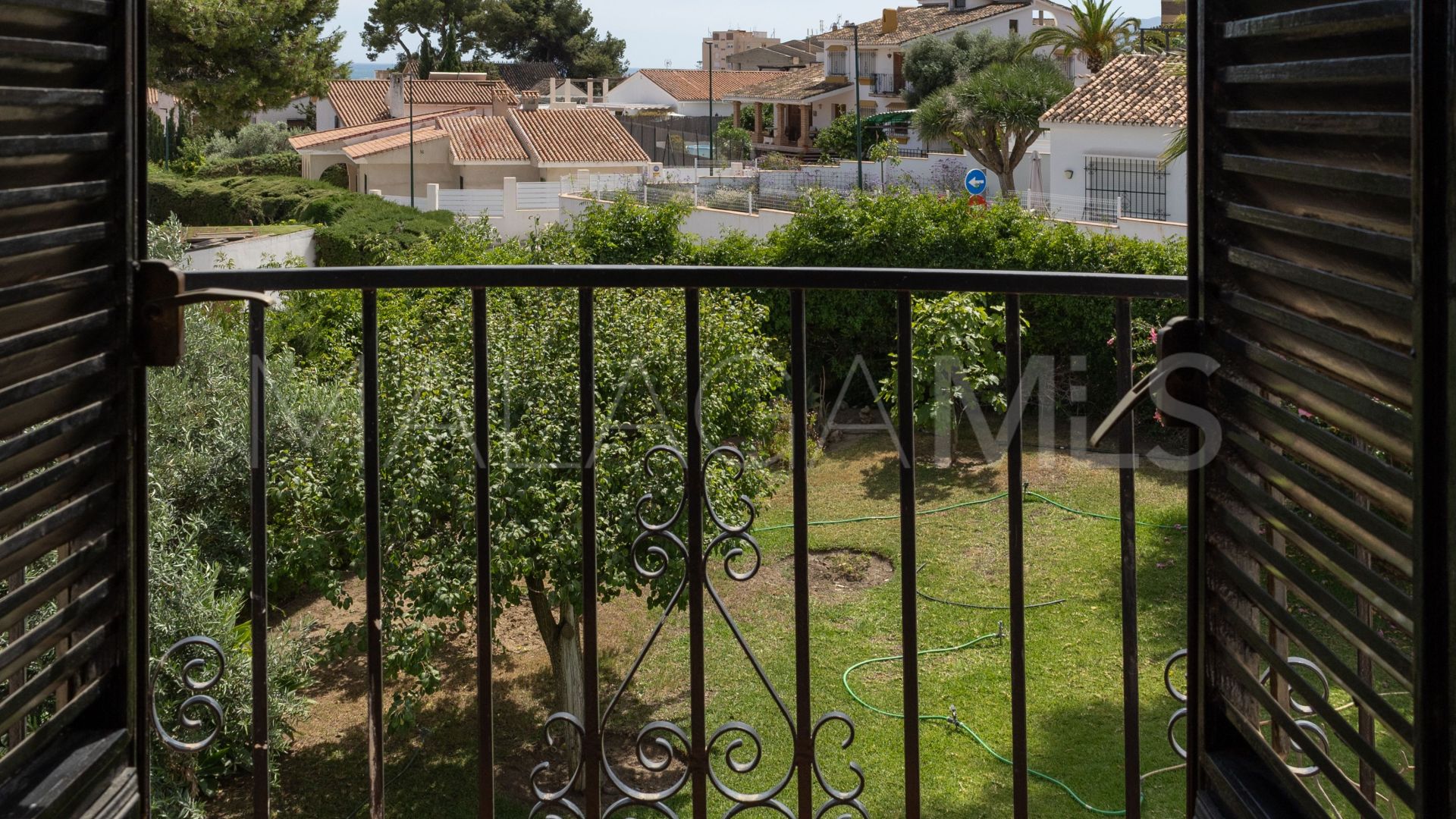 Hus i byn for sale in Miraflores del Palo