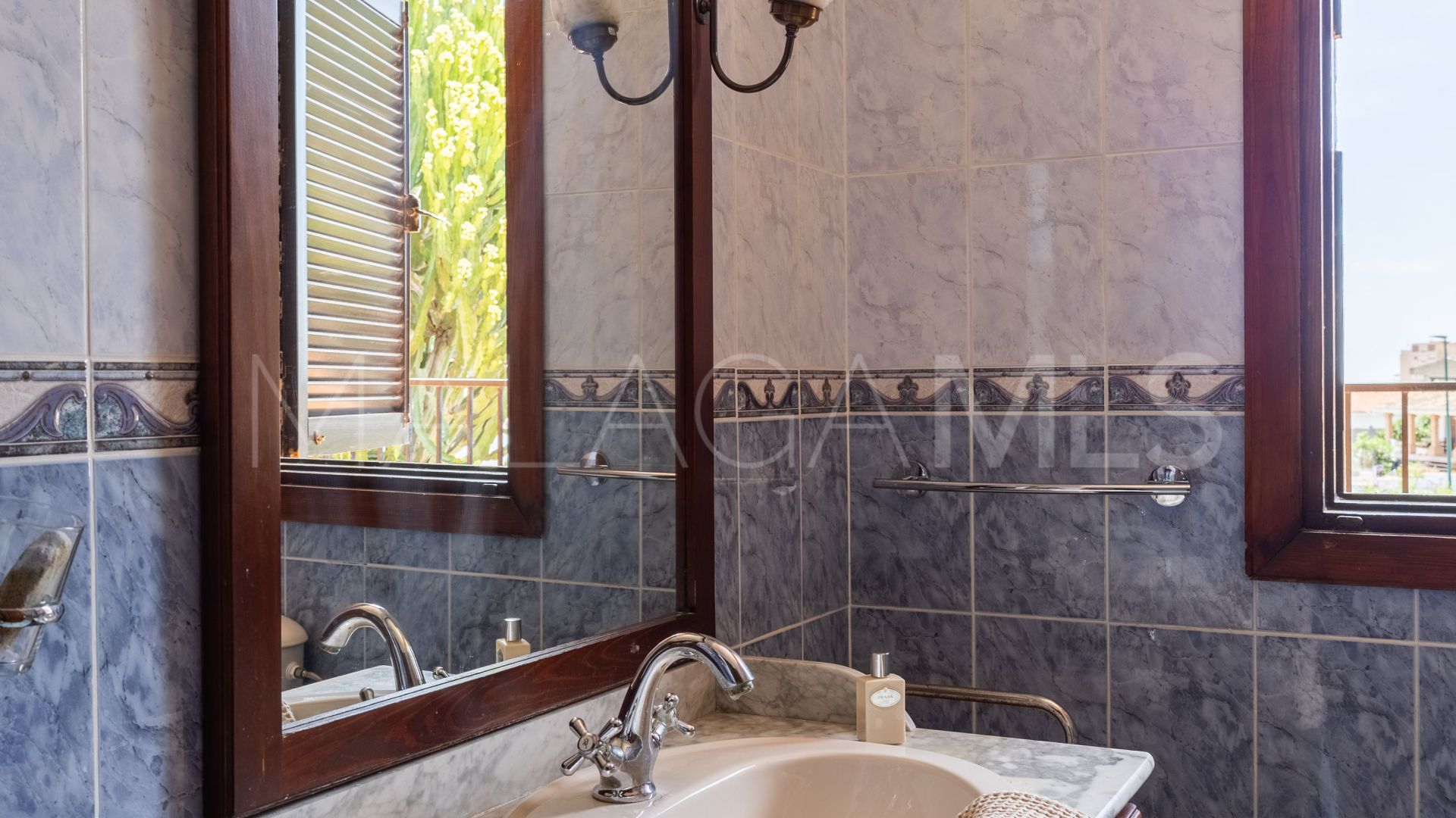 Hus i byn for sale in Miraflores del Palo
