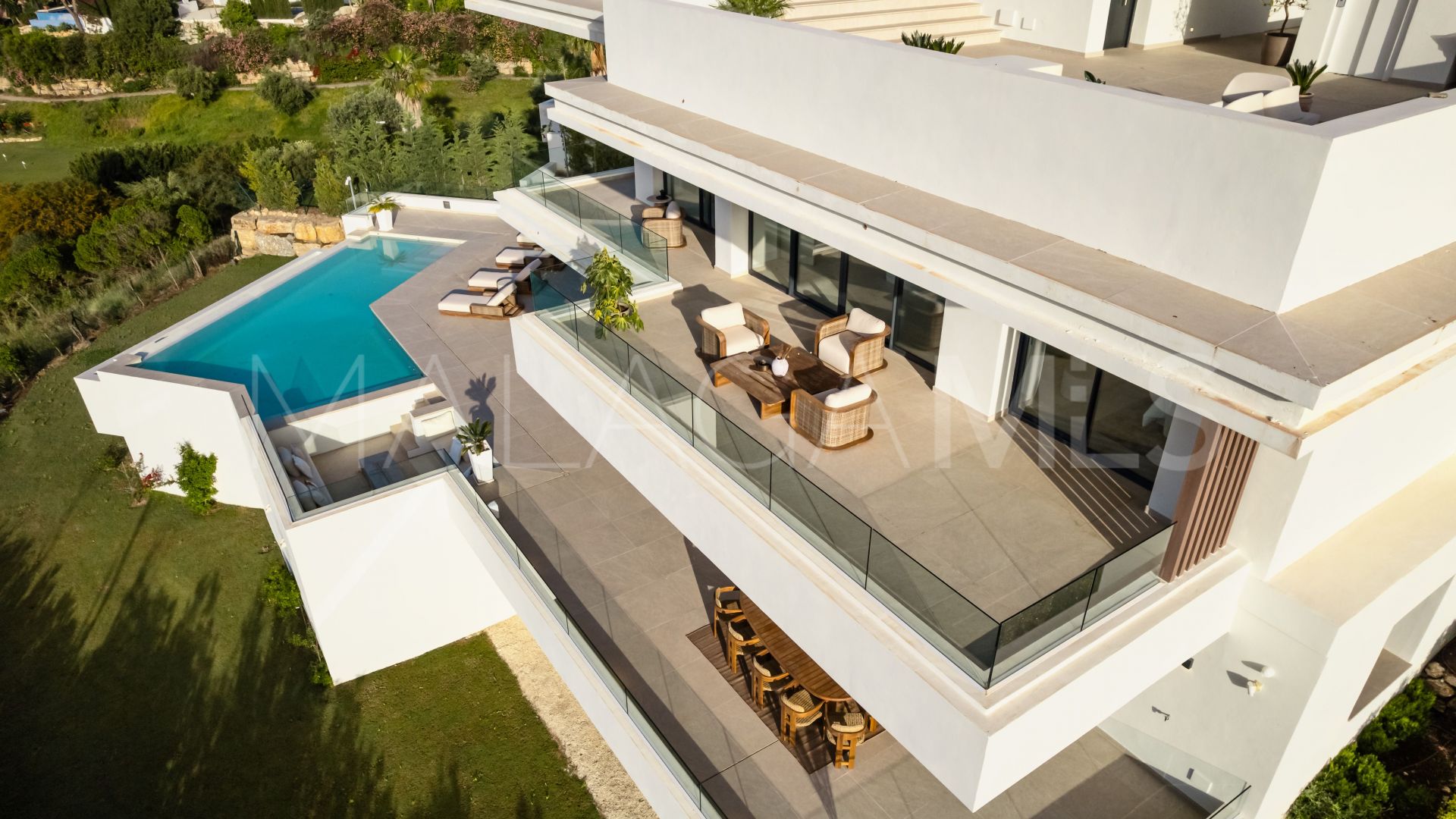 Villa for sale in La Resina Golf