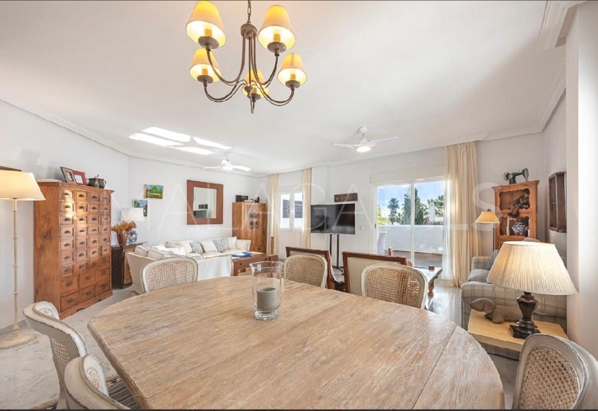 Apartment in Bahia de Marbella for sale