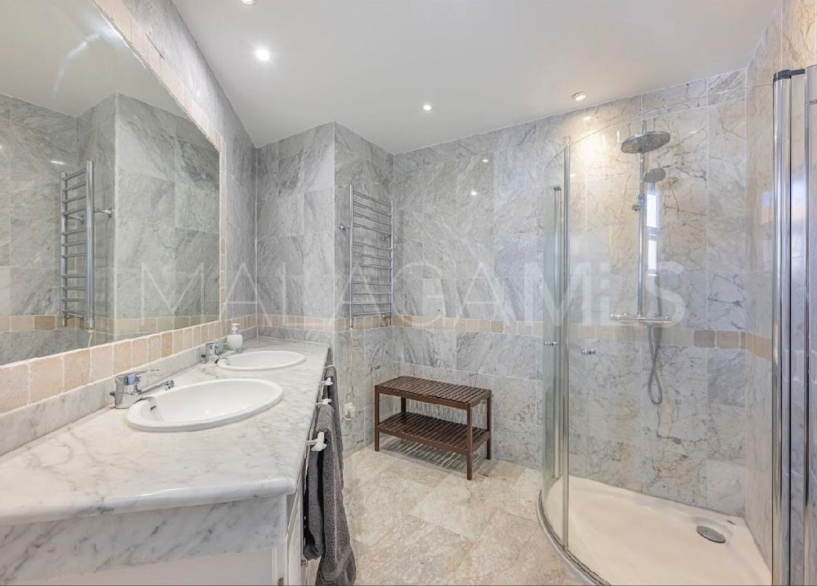 Apartment in Bahia de Marbella for sale