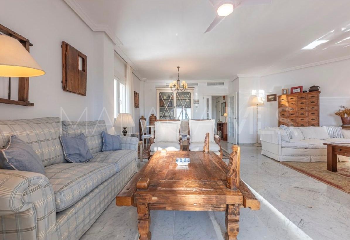 Apartment in Bahia de Marbella for sale