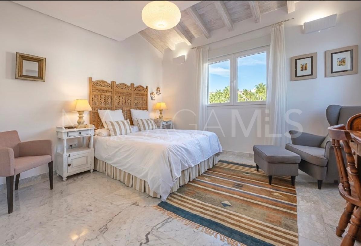 Apartment in Bahia de Marbella for sale