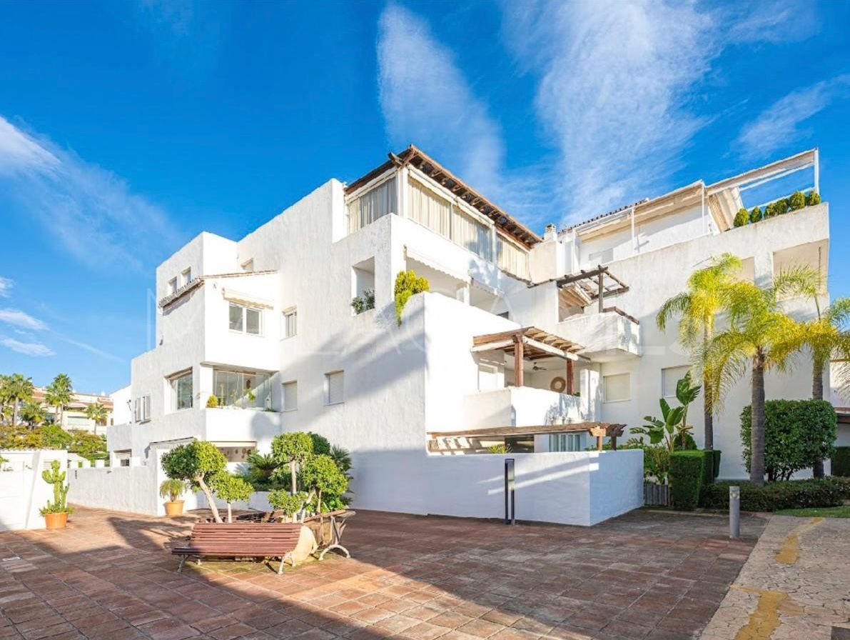 Apartment in Bahia de Marbella for sale