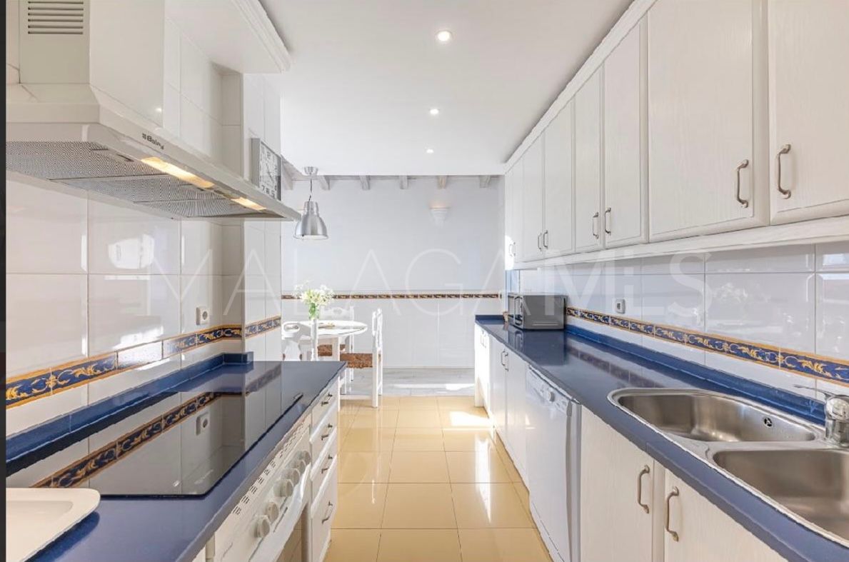 Apartment in Bahia de Marbella for sale