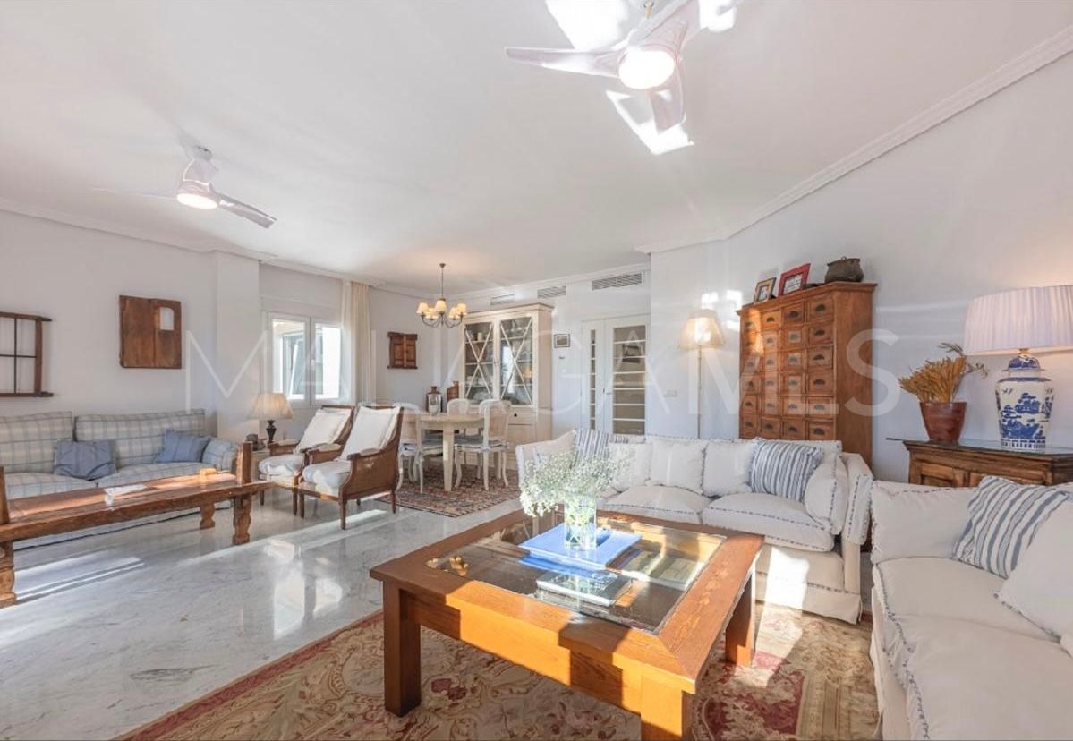 Apartment in Bahia de Marbella for sale