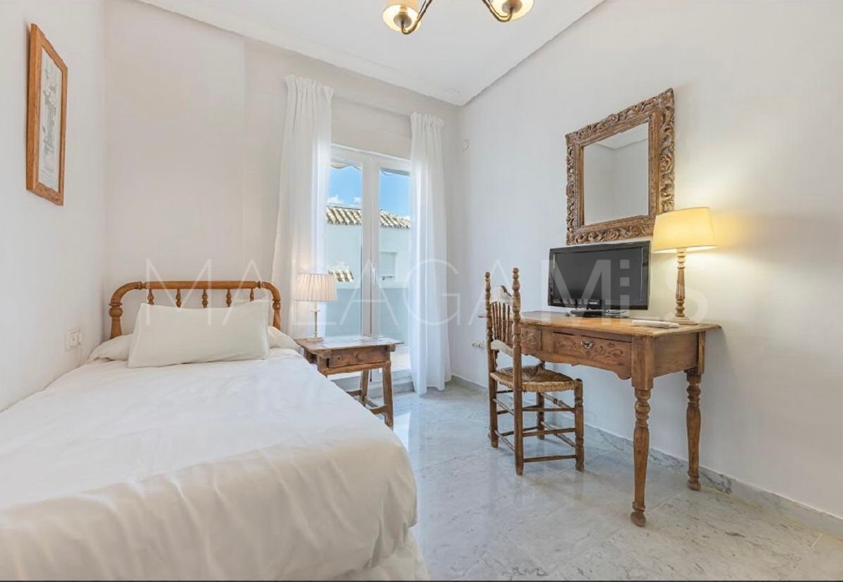 Apartment in Bahia de Marbella for sale