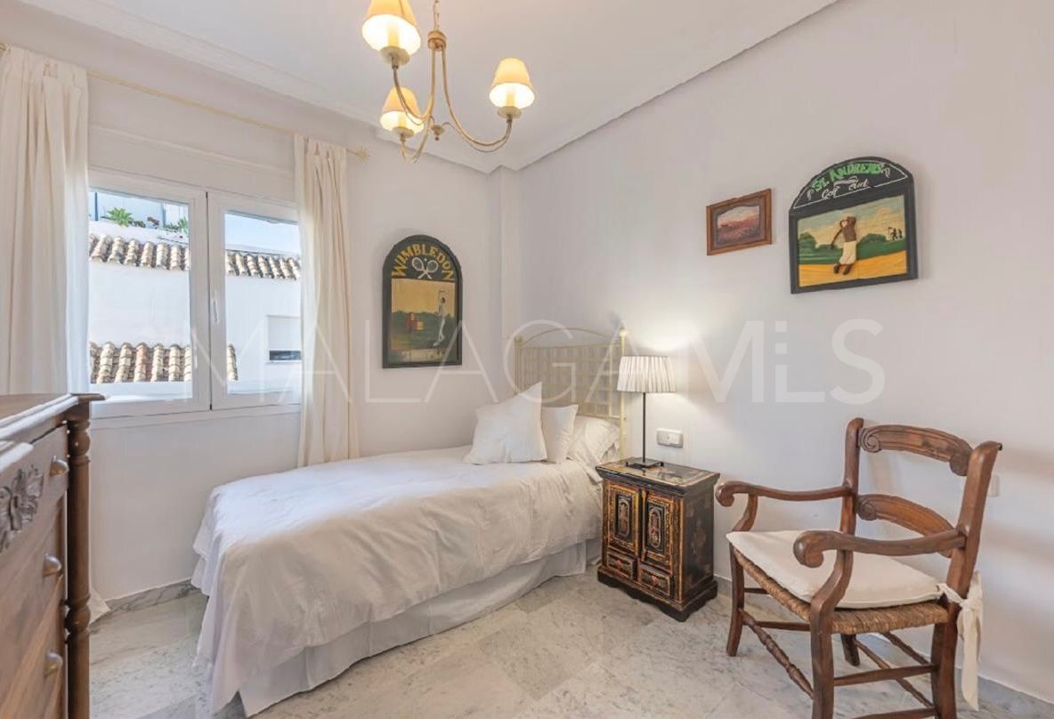 Apartment in Bahia de Marbella for sale