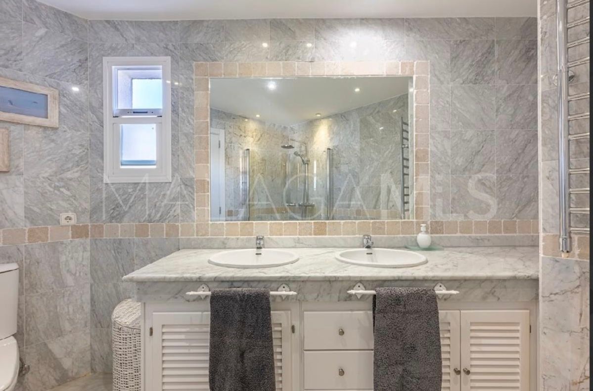 Apartment in Bahia de Marbella for sale